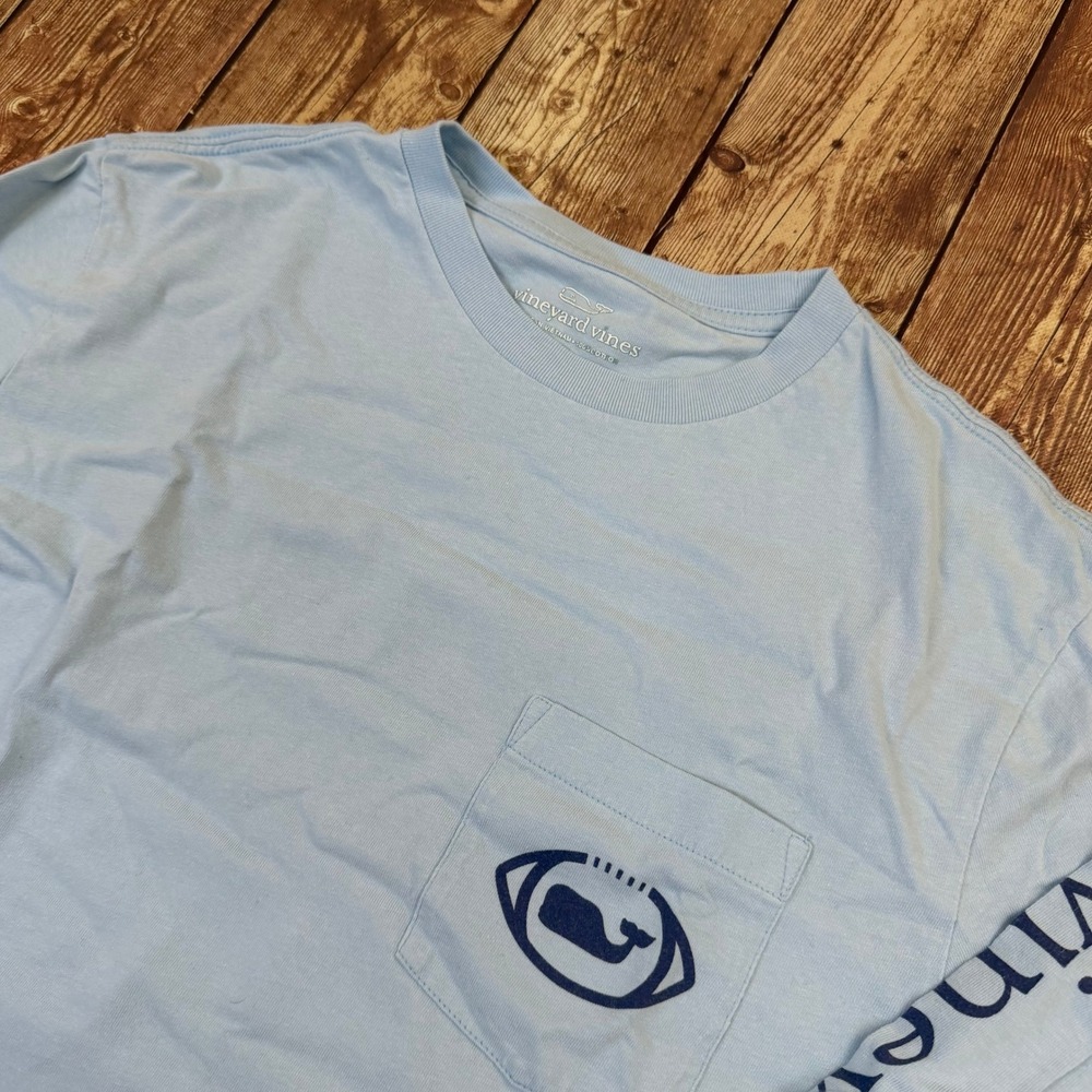 Vineyard Vines Football Whale T Shirt Mens Small Light Blue Long Sleeve Pocket